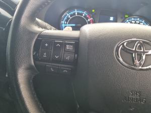 Toyota Hilux 2.8GD-6 double cab 4x4 Legend auto - Image 9