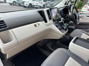 Toyota Quantum 2.8 SLWB bus 14-seater GL manual - Image 7