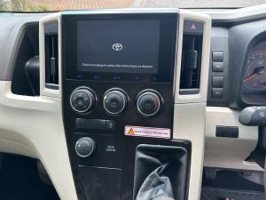 Toyota Quantum 2.8 SLWB bus 14-seater GL manual - Image 9