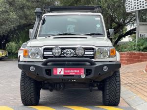 Toyota Land Cruiser 76 4.5D-4D V8 station wagon LX - Image 4
