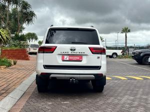 Toyota Land Cruiser 300 3.3D GR-Sport - Image 5