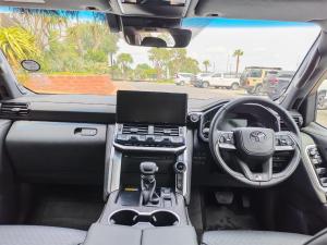 Toyota Land Cruiser 300 3.3D GR-Sport - Image 6