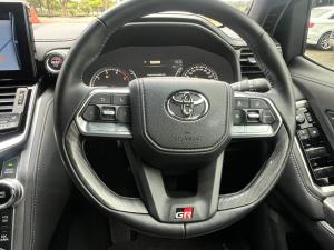Toyota Land Cruiser 300 3.3D GR-Sport - Image 8
