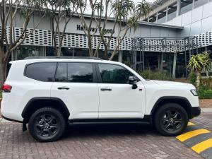Toyota Land Cruiser 300 3.3D GR-Sport - Image 3