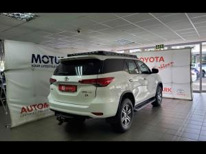 Toyota Fortuner 4.0 V6 4x4 - Image 2