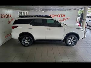 Toyota Fortuner 4.0 V6 4x4 - Image 3