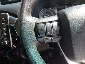 Toyota Hilux 2.4GD-6 single cab Raider manual - Image 9