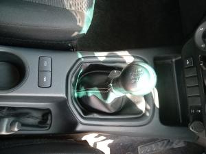 Toyota Hilux 2.4GD-6 single cab Raider manual - Image 12