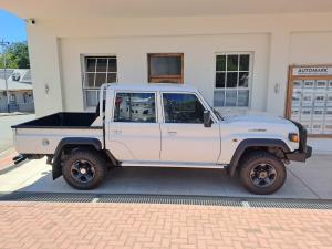 Toyota Land Cruiser 79 2.8GD-6 double cab - Image 3