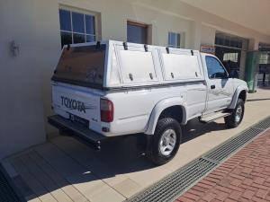 Toyota Hilux 2700i Raider 4X4S/C - Image 2