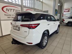 Toyota Fortuner 2.8 GD-6 4X4 VX automatic - Image 2