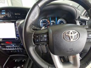 Toyota Fortuner 2.8 GD-6 4X4 VX automatic - Image 9