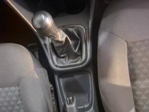 Volkswagen Polo Vivo 1.6 Comfortline TIP - Image 9