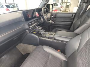 Toyota Prado VX-R 2.8GD automatic - Image 7