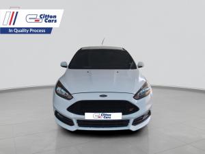 Ford Focus 2.0 Ecoboost ST1 - Image 2