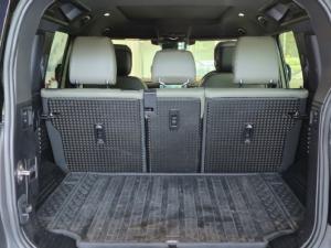Land Rover Defender 110 D300 X-Dynamic HSE - Image 11