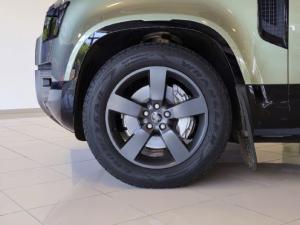 Land Rover Defender 110 D300 X-Dynamic HSE - Image 12