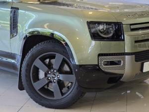 Land Rover Defender 110 D300 X-Dynamic HSE - Image 14