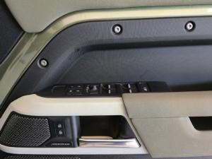 Land Rover Defender 110 D300 X-Dynamic HSE - Image 23