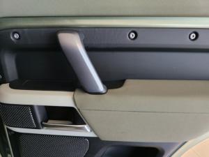 Land Rover Defender 110 D300 X-Dynamic HSE - Image 24