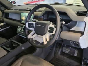 Land Rover Defender 110 D300 X-Dynamic HSE - Image 9
