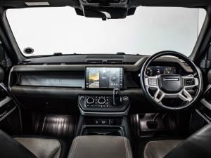 Land Rover Defender 110 D300 X-Dynamic HSE - Image 13