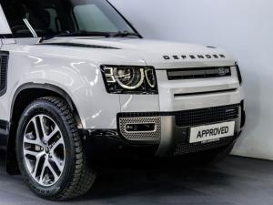 Land Rover Defender 110 D300 X-Dynamic HSE - Image 3