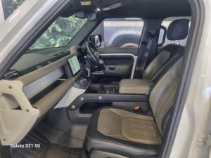 Land Rover Defender 110 D300 X-Dynamic HSE - Image 8