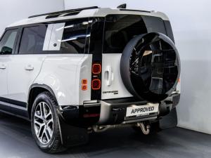 Land Rover Defender 110 D300 X-Dynamic HSE - Image 9