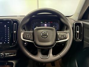 Volvo XC40 B4 Plus Dark - Image 17