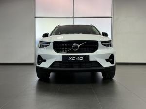 Volvo XC40 B4 Plus Dark - Image 2