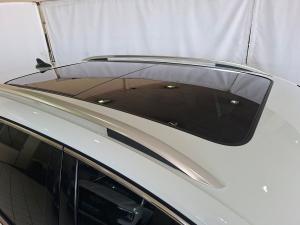 Volkswagen Tiguan 2.0TSI R-Line 4Motion - Image 11