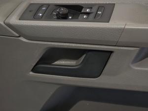 Volkswagen Transporter 2.0TDI Kombi SWB Trendline auto - Image 13