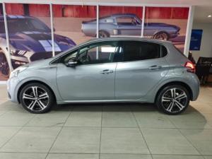 Peugeot 208 1.2T GT Line auto - Image 5