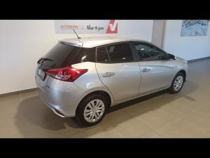 Toyota Yaris 1.5 Xi - Image 2