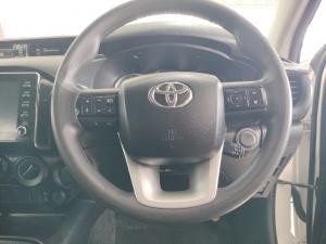 Toyota Hilux 2.4GD-6 double cab Raider manual - Image 8