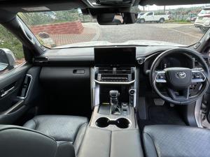 Toyota Land Cruiser 300 3.3D ZX - Image 6