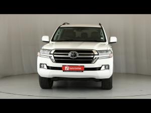 Toyota Land Cruiser 200 4.5D-4D V8 VX-R - Image 4