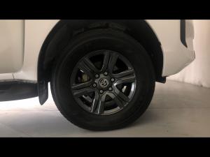 Toyota Hilux 2.4GD-6 Xtra cab Raider manual - Image 17