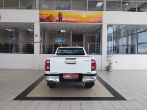 Toyota Hilux 2.8GD-6 double cab 4x4 Raider auto - Image 5