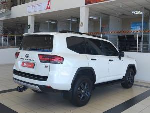 Toyota Land Cruiser 300 3.5T GR-Sport - Image 2