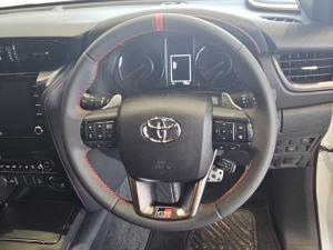 Toyota Fortuner 2.8GD-6 4X4 GR-S automatic - Image 8