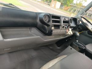 Hino Hino 300 816 SWB automaticChassis Cab - Image 13