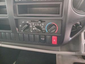 Hino Hino 300 816 SWB automaticChassis Cab - Image 14