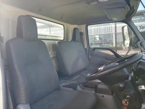 Hino Hino 300 816 SWB automaticChassis Cab - Image 15