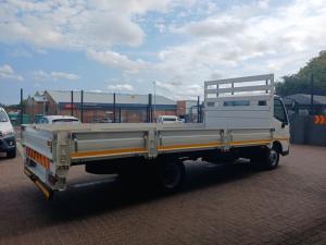 Hino Hino 300 816 SWB automaticChassis Cab - Image 2