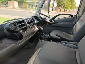 Hino Hino 300 816 SWB automaticChassis Cab - Image 7