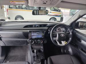 Toyota Hilux 2.4 GD-6 RB Raider automaticE/CAB - Image 6