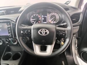 Toyota Hilux 2.4 GD-6 RB Raider automaticE/CAB - Image 8