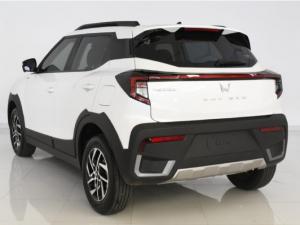 Mahindra XUV 3XO 1.2T AX5L - Image 2